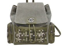 Load image into Gallery viewer, 極美品 CHANEL シャネル バックパック リュック 23番台 ココマーク キューバポケット ツイード キャンバス クルーズコレクション 中古 4b006053