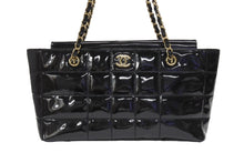 Load image into Gallery viewer, CHANEL シャネル チョコバー トートバッグ ショルダーバッグ 7番台 パテントレザー エナメル ココマーク ブラック 美品 中古 4b006080