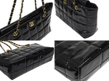 Load image into Gallery viewer, CHANEL シャネル チョコバー トートバッグ ショルダーバッグ 7番台 パテントレザー エナメル ココマーク ブラック 美品 中古 4b006080