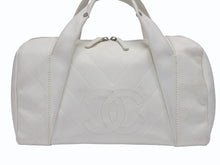 画像をギャラリービューアに読み込む, CHANEL シャネル シェブロン Vステッチ ハンドバッグ 10番台 A30899 ココマーク ホワイト シルバー金具 美品 中古 4b006082