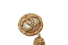 Load image into Gallery viewer, CHANEL シャネル VINTAGE ヴィンテージ ココマーク イヤリング 重量約65.2g フリンジ フェイクパール 両耳用 美品 中古 4b006096