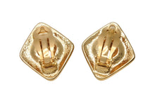 Load image into Gallery viewer, 極美品 CHANEL シャネル ココマーク イヤリング 重量約20.6g 97P刻印 ゴールド メタル GP 菱形 両耳用 中古 4b006097