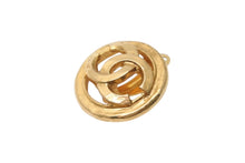 Load image into Gallery viewer, 極美品 CHANEL シャネル ココマーク ラウンドイヤリング 重量約15.2g 04P刻印 ゴールド メタル GP 両耳用 中古 4b006098
