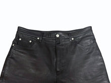 Load image into Gallery viewer, BREATH ブレス NEWRICH LEATHER SHORTS ニューリッチ レザー ショーツ ブラック ゴートスキン BR25SS P1001 サイズL 美品 中古 4b006099