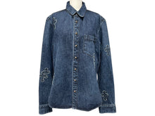 Load image into Gallery viewer, 極美品 CHROME HEARTS クロムハーツ 長袖デニムシャツ サイズXL クロスボール クロスパッチ デニム ブルー コットン シルバー925 中古 4b006174