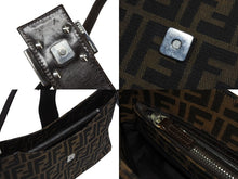 画像をギャラリービューアに読み込む, FENDI フェンディ マンマバケット ワンショルダーバッグ 26424 ズッカ柄 ブラウン キャンバス レザー シルバー金具 美品 中古 4b006181