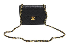 画像をギャラリービューアに読み込む, 極美品 CHANEL シャネル ミニマトラッセ 17 チェーンショルダーバッグ 1番台 ラムスキン ココマーク ブラック ゴールド金具 中古 4b006189