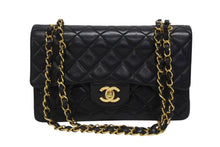 Load image into Gallery viewer, 極美品 CHANEL シャネル マトラッセ23 Wフラップ Wチェーンショルダーバッグ A01113 2番台 ココマーク ラムスキン ブラック 中古 4b006199