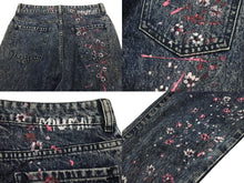 Load image into Gallery viewer, 極美品 MIUMIU ミュウミュウ フラワーペイント デニムパンツ AMM1 2019 2161 コットン ポリエステル ブルー ピンク サイズ28 中古 4b006223