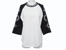 画像をギャラリービューアに読み込む, 極美品 CHROME HEARTS クロムハーツ ネックロゴ 袖マルチプリント 七分丈 ラグラン 長袖Tシャツ ブラック ホワイト サイズS 中古 4b006231