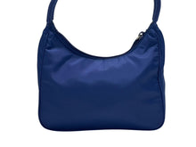 画像をギャラリービューアに読み込む, 極美品 PRADA プラダ ホーボー ハンドバッグ トライアングルロゴ 三角プレートロゴ ブルー ナイロン シルバー金具 イタリア製 中古 4b006248