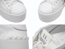 Load image into Gallery viewer, 極美品 Valentino Garavani ヴァレンティノ ガラヴァーニ スタッズ スニーカー ホワイト レザー 靴 ロゴ サイズ35 1/2 SZGG8W2 中古 4b006277