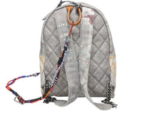 Load image into Gallery viewer, 新品同様 激レア シャネル CHANEL A92352 2014年コレクション グラフィティ ペイント リュック グレー アクト2 中古 4b006304
