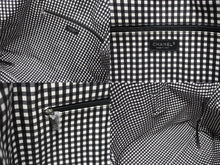 Load image into Gallery viewer, 極美品 CHANEL シャネル クルーズライン ギンガムチェック トートバッグ ボストンバッグ ホワイト ブラック 14番台 ココマーク シルバー金具 中古 4b006306