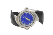 Load image into Gallery viewer, 極美品 OAKLEY オークリー 腕時計 crush 2.5 クラッシュ クォーツ 希少 ステンレススチール シルバー ブルー 中古 4b006319