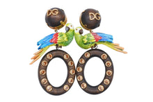 Load image into Gallery viewer, 新品同様 DOLCE&amp;GABBANA ドルチェアンドガッバーナ イヤリング WEM4C5W1111 重量約63.7g インコ ブラス ウッド ラインストーン 中古 4b006328