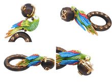 Load image into Gallery viewer, 新品同様 DOLCE&amp;GABBANA ドルチェアンドガッバーナ イヤリング WEM4C5W1111 重量約63.7g インコ ブラス ウッド ラインストーン 中古 4b006328
