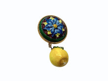 Load image into Gallery viewer, 極美品 DOLCE&amp;GABBANA ドルチェアンドガッバーナ レモンモチーフ イヤリング イエロー マルチカラー ゴールド金具 中古 4b006332