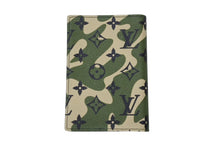 画像をギャラリービューアに読み込む, 新品未使用 LOUIS VUITTON ルイヴィトン クーヴェルテュール パスポール パスポートケース M58027 モノグラモフラージュ 村上隆 中古 4b006360