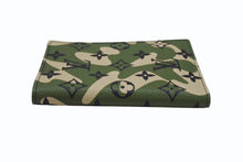 画像をギャラリービューアに読み込む, 新品未使用 LOUIS VUITTON ルイヴィトン クーヴェルテュール パスポール パスポートケース M58027 モノグラモフラージュ 村上隆 中古 4b006360