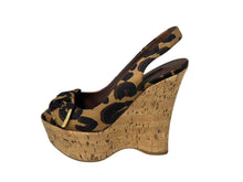 Load image into Gallery viewer, LOUIS VUITTON ルイヴィトン レオパード柄 サンダル ウェッジソール ブラウン ブラック ゴールド金具 サイズ34 1/2 美品 中古 4b006409