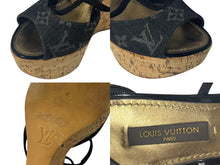 画像をギャラリービューアに読み込む, LOUIS VUITTON モノグラムデニム サンダル ウェッジソール DE0131 ブラック ゴールド サイズ35 美品 中古 4b006410