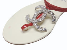 Load image into Gallery viewer, CHANEL シャネル パテント ココマーク トングサンダル パンプス パテントレザー アイボリー レッド サイズ35 1/2 美品 中古 4b006414