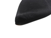 Load image into Gallery viewer, CHANEL シャネル ピンヒール ココマーク イタリア製 サテン ブラック ゴール金具 サイズ35C 美品 中古 4b006415