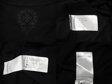 画像をギャラリービューアに読み込む, 極美品 CHROME HEARTS クロムハーツ ラスベガス限定 ロゴプリント半袖Ｔシャツ スクロールラベル ブラック コットン サイズXXL 中古 4b006419