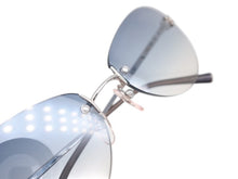 画像をギャラリービューアに読み込む, 極美品 CHANEL シャネル ココマーク リムレス サングラス 4013 グラデーションブルー シルバー金具 サイズ59◻︎16 130 中古 4b006425