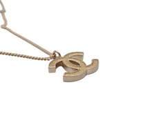 画像をギャラリービューアに読み込む, CHANEL シャネル ココマーク グリッター ネックレス 重量約7.9g 10A刻印 全長約47cm ゴールド メタル 美品 中古 4b0064327