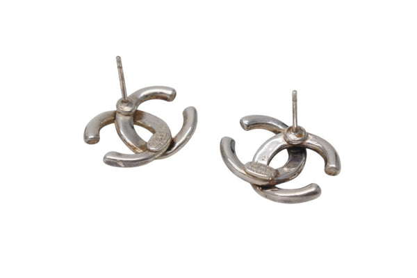 極美品 CHANEL シャネル Coco Mark ココマーク ピアス シルバーカラー 01P 刻印 1.7g アクセサリー 中古 4b006440