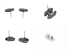 Load image into Gallery viewer, 極美品 CHANEL シャネル Coco Mark ココマーク ピアス 02A 刻印 3.1g ラインストーン ブラックカラー アクセサリー 中古 4b006444