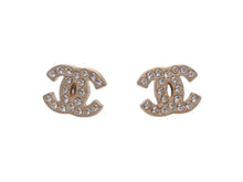 画像をギャラリービューアに読み込む, 極美品 CHANEL シャネル ココマーク ピアス 両耳 09P刻印 フランス製 1.5g メタル ラインストーン ゴールド金具 中古 4b006446