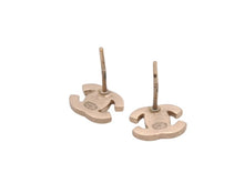 画像をギャラリービューアに読み込む, 極美品 CHANEL シャネル ココマーク ピアス 両耳 09P刻印 フランス製 1.5g メタル ラインストーン ゴールド金具 中古 4b006446