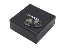 画像をギャラリービューアに読み込む, CHANEL シャネル ココマーク ピアス 両耳用 メタル ラインストーン ガンメタル金具 重量約4.0g 美品 中古 4b006450