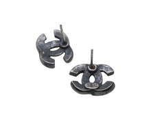 画像をギャラリービューアに読み込む, CHANEL シャネル ココマーク ピアス 両耳用 メタル ラインストーン ガンメタル金具 重量約4.0g 美品 中古 4b006450