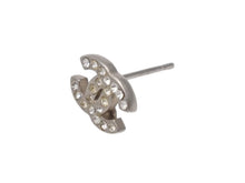 画像をギャラリービューアに読み込む, 極美品 CHANEL シャネル ココマーク ピアス 両耳 A12W刻印 フランス製 1.5g メタル ラインストーン シルバー金具 中古 4b006452