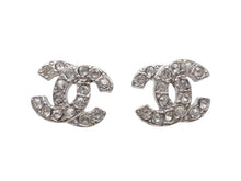 画像をギャラリービューアに読み込む, 極美品 CHANEL シャネル ココマーク ピアス 両耳 03A刻印 フランス製 メタル ラインストーン シルバー金具 3.4g 中古 4b006453