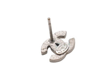 画像をギャラリービューアに読み込む, 極美品 CHANEL シャネル ココマーク ピアス 両耳 A11V刻印 フランス製 重量約1.5g メタル ラインストーン ゴールド金具 中古 4b006454