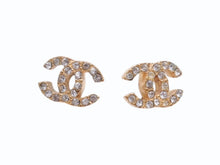 画像をギャラリービューアに読み込む, CHANEL シャネル ココマーク ピアス 重量約3.5g 01P刻印 ラインストーン メタル ゴールド クリア 両耳用 美品 中古 4b006475