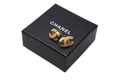 極美品 CHANEL シャネル Coco Mark ココマーク ピアス 00T 刻印 1.8g アイボリー ゴールド カラー アクセサリー 中古 4b006476