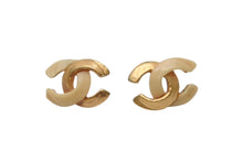 画像をギャラリービューアに読み込む, 極美品 CHANEL シャネル Coco Mark ココマーク ピアス 00T 刻印 1.8g アイボリー ゴールド カラー アクセサリー 中古 4b006476