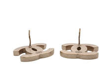 画像をギャラリービューアに読み込む, 極美品 CHANEL シャネル Coco Mark ココマーク ピアス B13C 刻印 4.8g ゴールド ブラック カラー 中古 4b006479