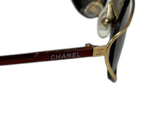 Load image into Gallery viewer, CHANEL シャネル サングラス アイウェア ヴィンテージ ココマーク 40 20 GP ゴールド ボルドー 美品 中古 4b006518