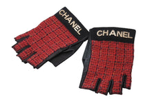 Load image into Gallery viewer, 極美品 CHANEL シャネル フィンガーレスグローブ 手袋 ツイード レザー ブラック レッド ゴールド金具 中古 4b006530