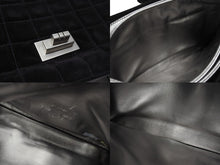 画像をギャラリービューアに読み込む, CHANEL シャネル ショルダーバッグ チョコバー ターンロック ブラック シルバー スウェード 美品 中古 4b006537