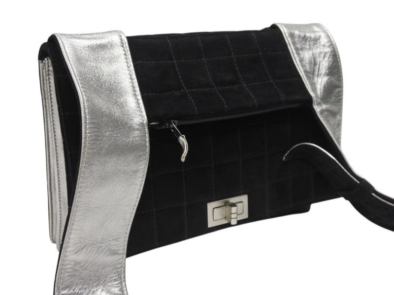 CHANEL シャネル ショルダーバッグ チョコバー ターンロック ブラック シルバー スウェード 美品 中古 4b006537