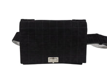 画像をギャラリービューアに読み込む, CHANEL シャネル ショルダーバッグ チョコバー ターンロック ブラック シルバー スウェード 美品 中古 4b006537