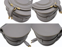 Load image into Gallery viewer, 新品未使用 Chloe クロエ 新型 Marcie”スモールサドルバッグ マーシー スモール ショルダーバッグ グレインレザー グレージュ 中古 4b006541